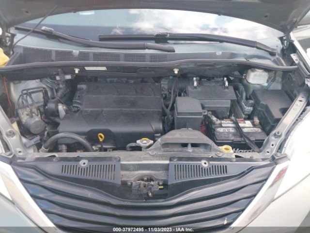 Photo 9 VIN: 5TDKK3DC5BS069890 - TOYOTA SIENNA 