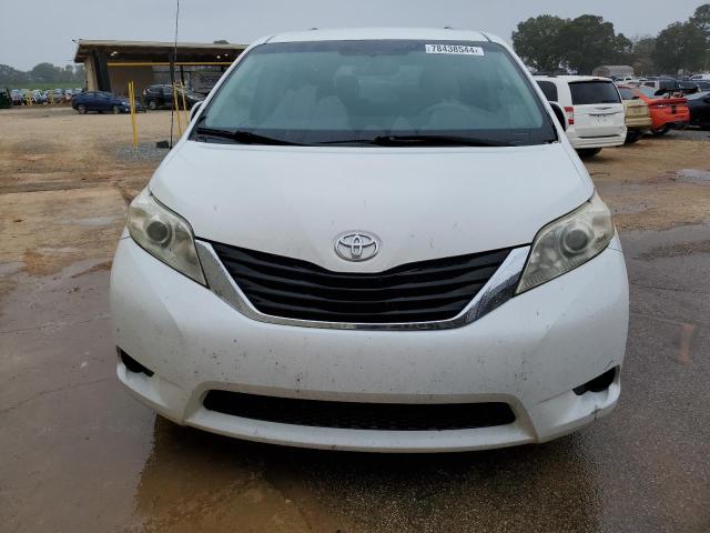 Photo 4 VIN: 5TDKK3DC5BS070120 - TOYOTA SIENNA LE 