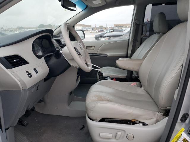 Photo 6 VIN: 5TDKK3DC5BS077925 - TOYOTA SIENNA LE 