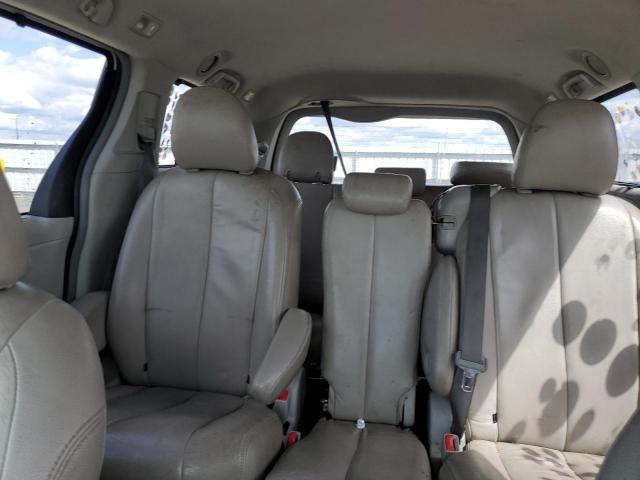 Photo 9 VIN: 5TDKK3DC5BS083952 - TOYOTA SIENNA LE 