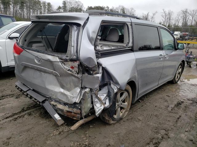 Photo 2 VIN: 5TDKK3DC5BS087841 - TOYOTA SIENNA LE 