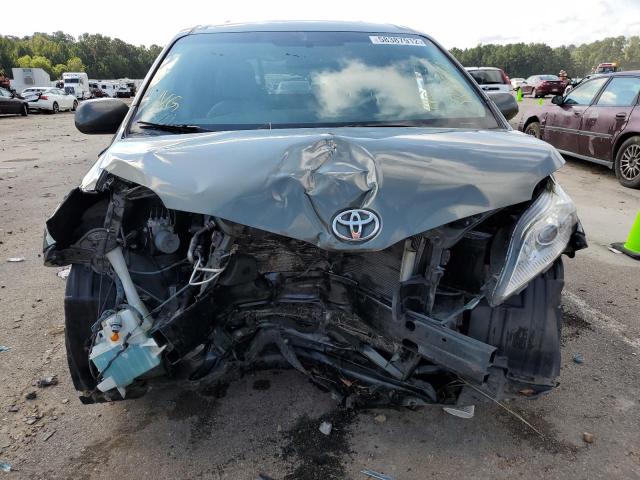 Photo 8 VIN: 5TDKK3DC5BS091212 - TOYOTA SIENNA LE 