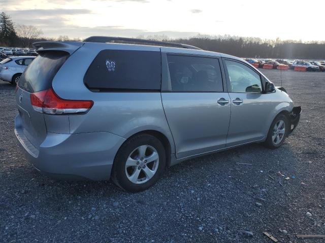 Photo 2 VIN: 5TDKK3DC5BS097205 - TOYOTA SIENNA LE 