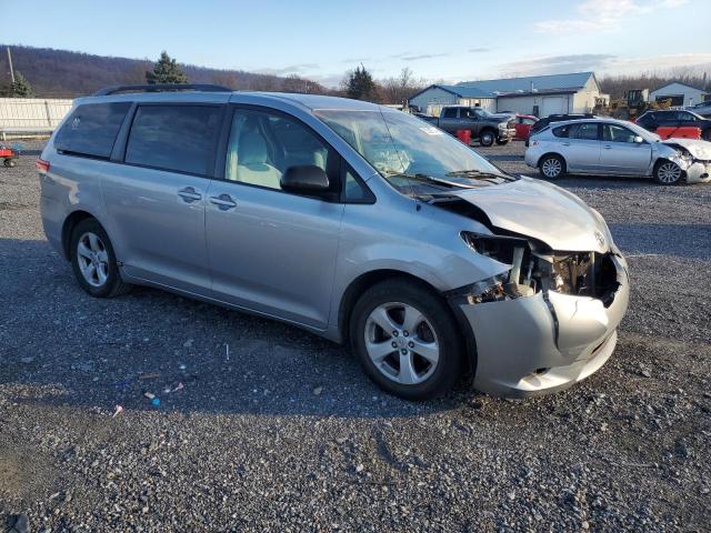 Photo 3 VIN: 5TDKK3DC5BS097205 - TOYOTA SIENNA LE 