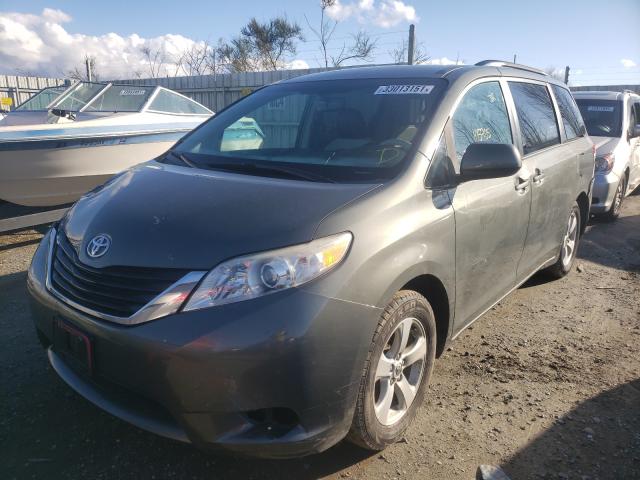 Photo 1 VIN: 5TDKK3DC5BS098662 - TOYOTA SIENNA LE 