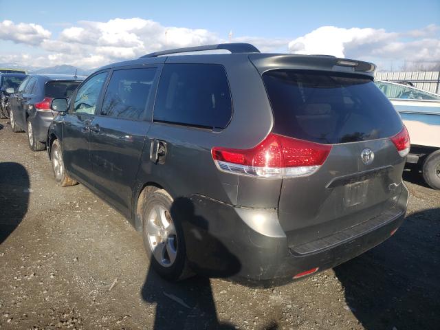 Photo 2 VIN: 5TDKK3DC5BS098662 - TOYOTA SIENNA LE 