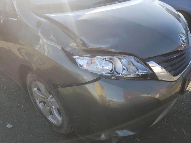 Photo 8 VIN: 5TDKK3DC5BS098662 - TOYOTA SIENNA LE 