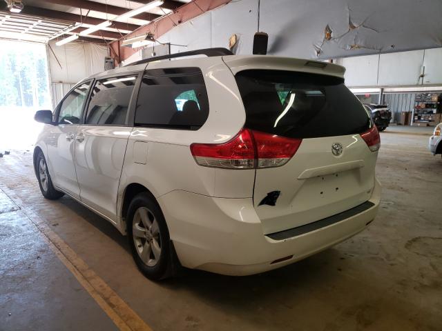 Photo 2 VIN: 5TDKK3DC5BS102595 - TOYOTA SIENNA LE 