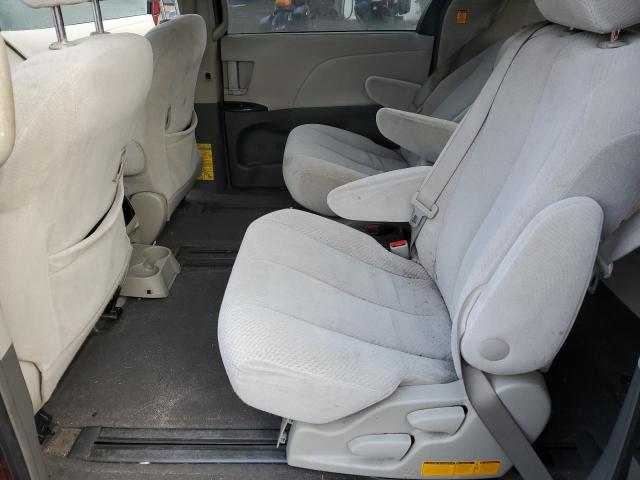 Photo 10 VIN: 5TDKK3DC5BS116402 - TOYOTA SIENNA LE 