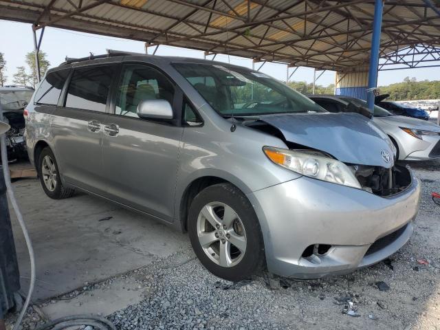 Photo 3 VIN: 5TDKK3DC5BS120742 - TOYOTA SIENNA LE 