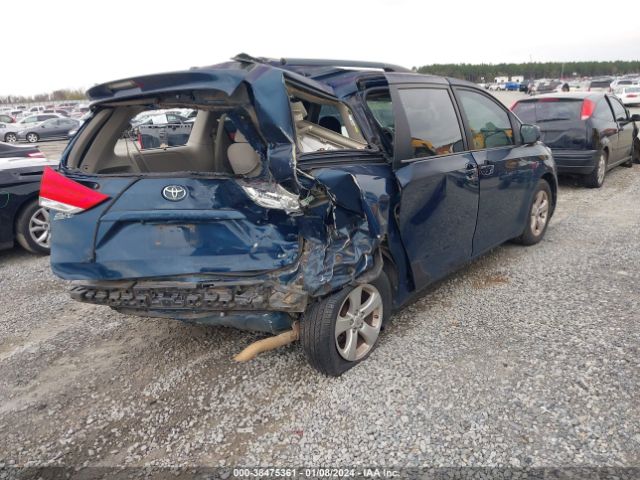 Photo 3 VIN: 5TDKK3DC5BS122443 - TOYOTA SIENNA 