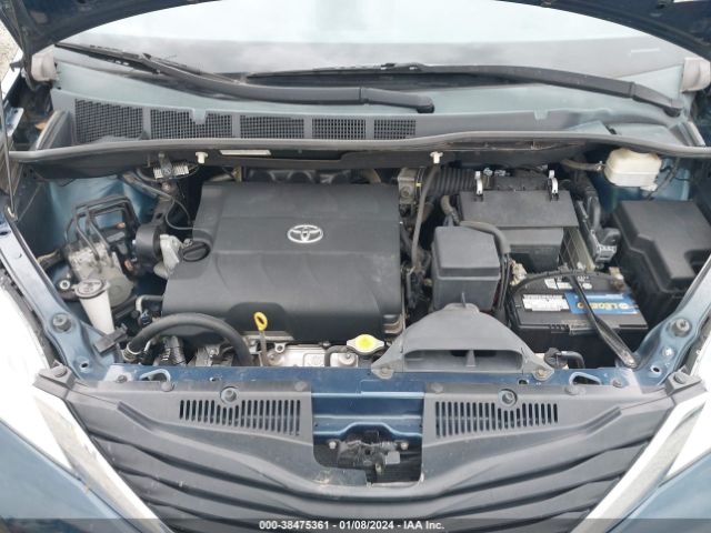 Photo 9 VIN: 5TDKK3DC5BS122443 - TOYOTA SIENNA 