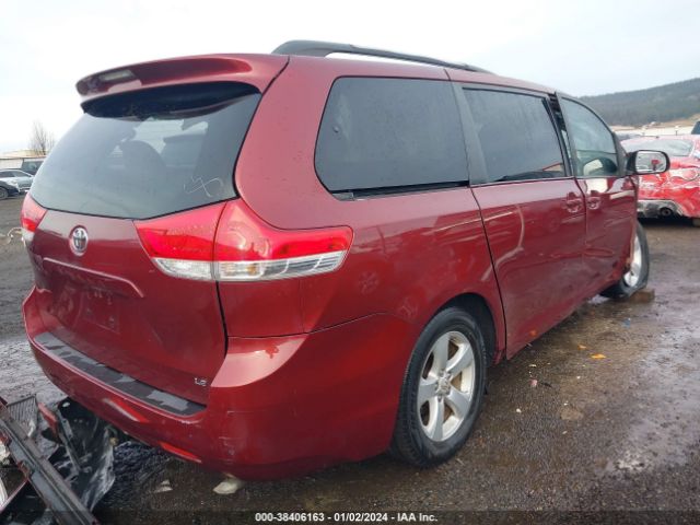 Photo 3 VIN: 5TDKK3DC5BS122877 - TOYOTA SIENNA 