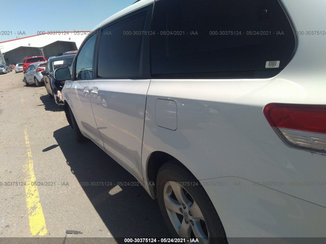 Photo 2 VIN: 5TDKK3DC5BS125066 - TOYOTA SIENNA 