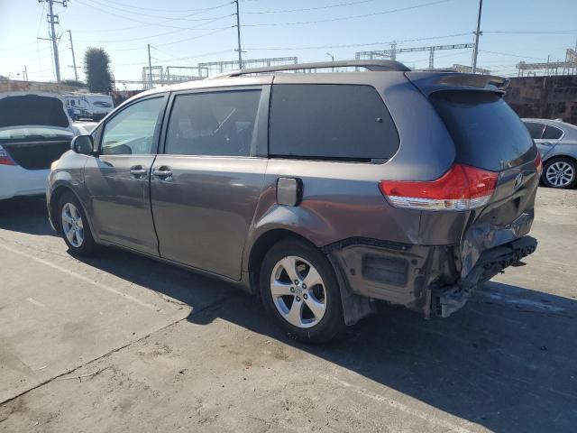 Photo 1 VIN: 5TDKK3DC5BS130039 - TOYOTA SIENNA LE 