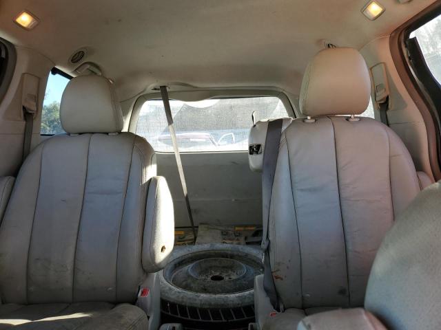 Photo 9 VIN: 5TDKK3DC5BS130588 - TOYOTA SIENNA LE 