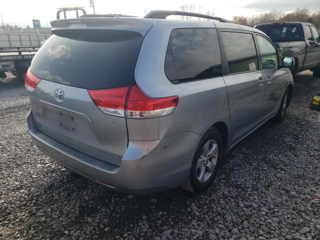 Photo 2 VIN: 5TDKK3DC5BS138951 - TOYOTA SIENNA LE 