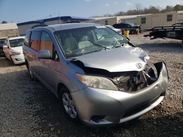 Photo 3 VIN: 5TDKK3DC5BS138951 - TOYOTA SIENNA LE 