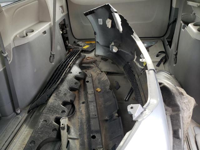 Photo 9 VIN: 5TDKK3DC5BS146144 - TOYOTA SIENNA LE 