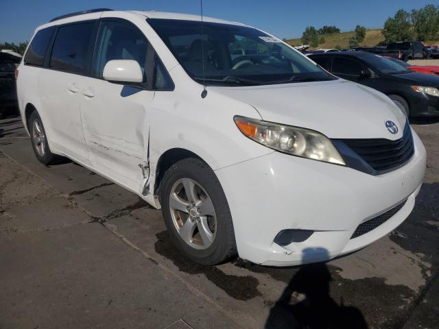 Photo 3 VIN: 5TDKK3DC5BS151358 - TOYOTA SIENNA LE 