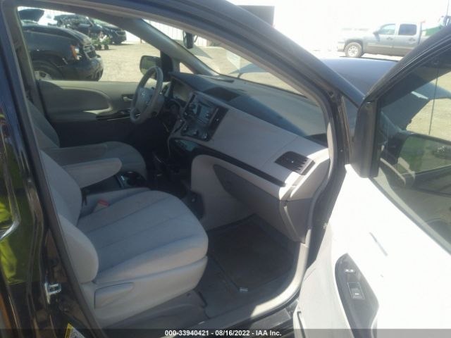 Photo 4 VIN: 5TDKK3DC5BS156043 - TOYOTA SIENNA 