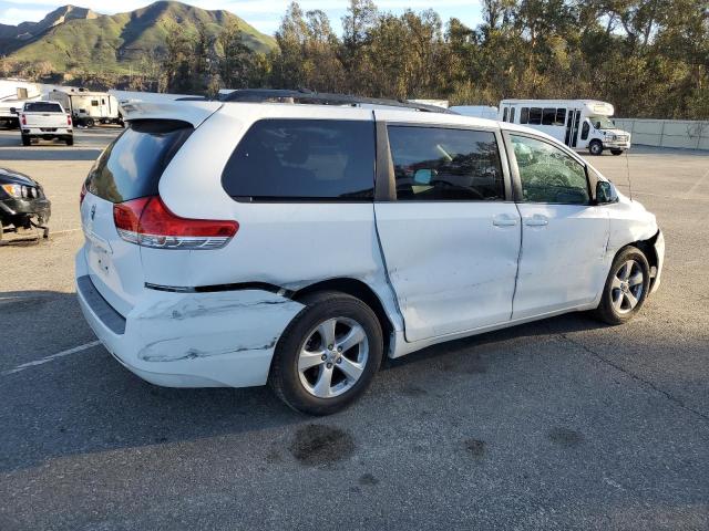 Photo 2 VIN: 5TDKK3DC5BS163395 - TOYOTA SIENNA LE 