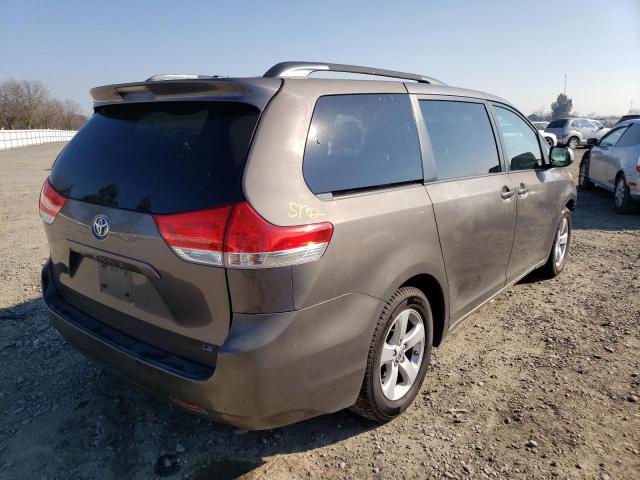 Photo 3 VIN: 5TDKK3DC5BS166152 - TOYOTA SIENNA LE 