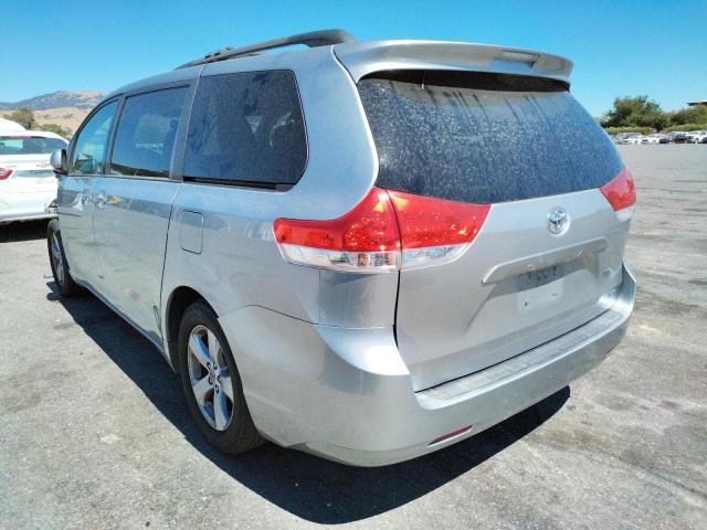 Photo 2 VIN: 5TDKK3DC5CS185401 - TOYOTA SIENNA LE 