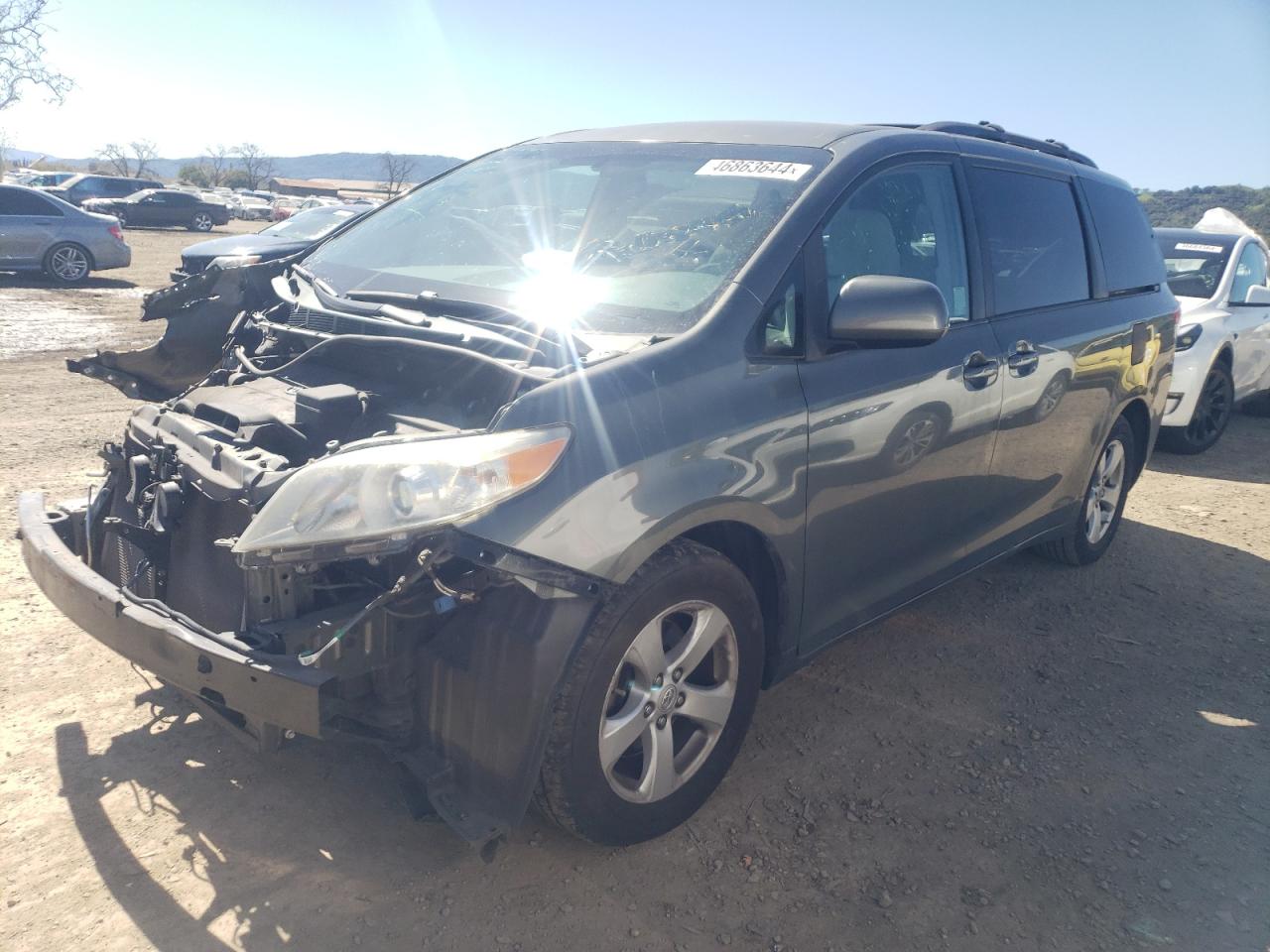 Photo 0 VIN: 5TDKK3DC5CS209924 - TOYOTA SIENNA 