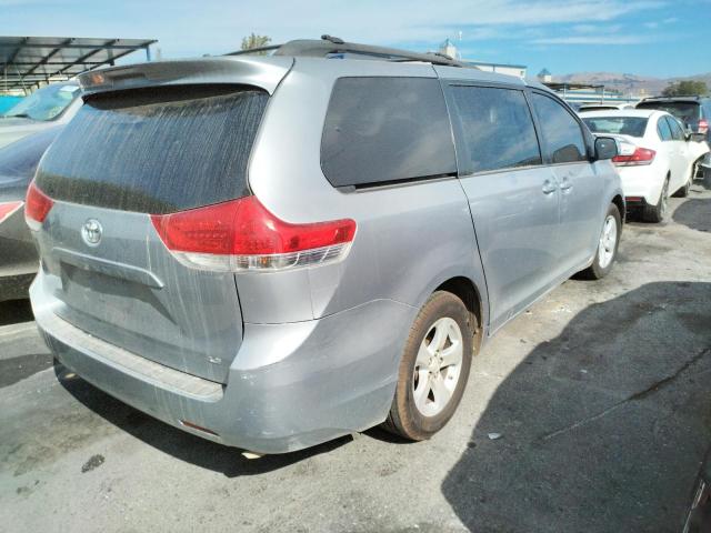 Photo 3 VIN: 5TDKK3DC5CS211835 - TOYOTA SIENNA LE 