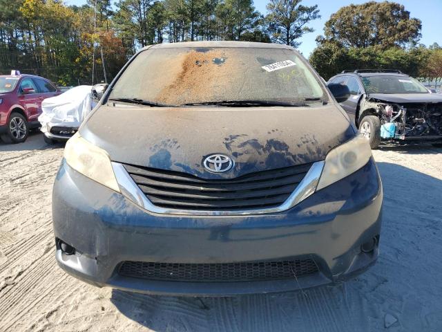 Photo 4 VIN: 5TDKK3DC5CS217702 - TOYOTA SIENNA LE 