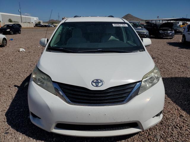 Photo 4 VIN: 5TDKK3DC5CS226173 - TOYOTA SIENNA LE 