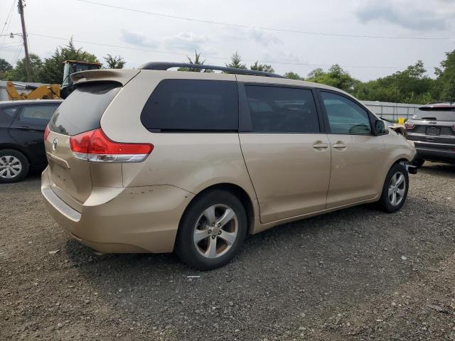 Photo 2 VIN: 5TDKK3DC5CS235228 - TOYOTA SIENNA LE 