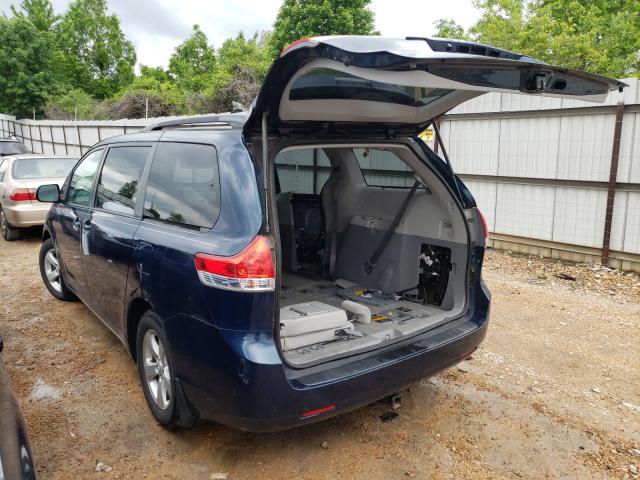 Photo 2 VIN: 5TDKK3DC5CS236427 - TOYOTA SIENNA LE 