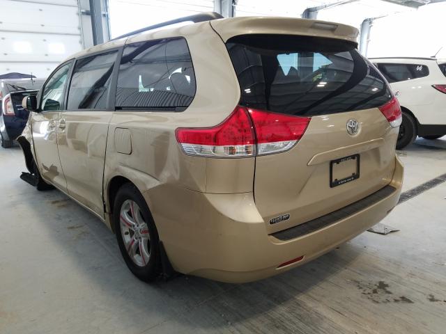 Photo 2 VIN: 5TDKK3DC5CS244057 - TOYOTA SIENNA LE 