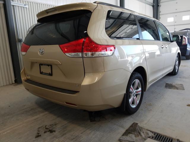 Photo 3 VIN: 5TDKK3DC5CS244057 - TOYOTA SIENNA LE 