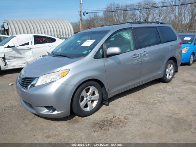 Photo 1 VIN: 5TDKK3DC5CS244835 - TOYOTA SIENNA 