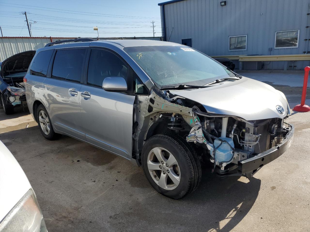 Photo 3 VIN: 5TDKK3DC5CS275373 - TOYOTA SIENNA 