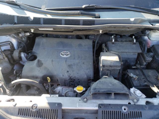 Photo 6 VIN: 5TDKK3DC5DS284933 - TOYOTA SIENNA LE 