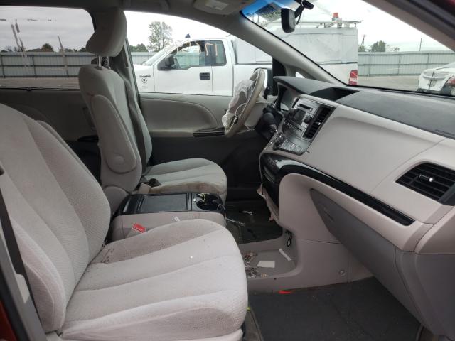 Photo 4 VIN: 5TDKK3DC5DS296614 - TOYOTA SIENNA LE 