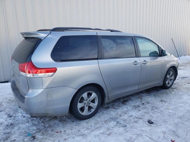 Photo 2 VIN: 5TDKK3DC5DS299870 - TOYOTA SIENNA LE 