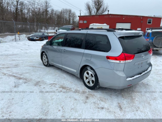 Photo 2 VIN: 5TDKK3DC5DS309345 - TOYOTA SIENNA 