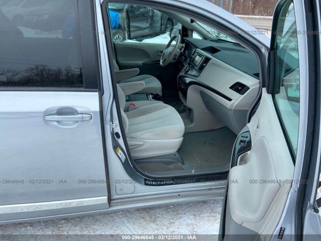 Photo 4 VIN: 5TDKK3DC5DS309345 - TOYOTA SIENNA 