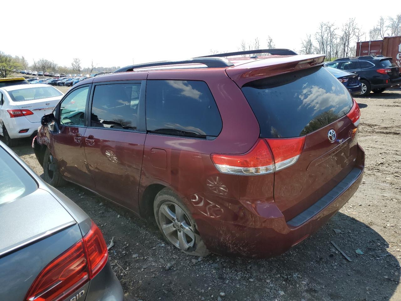 Photo 1 VIN: 5TDKK3DC5DS309863 - TOYOTA SIENNA 