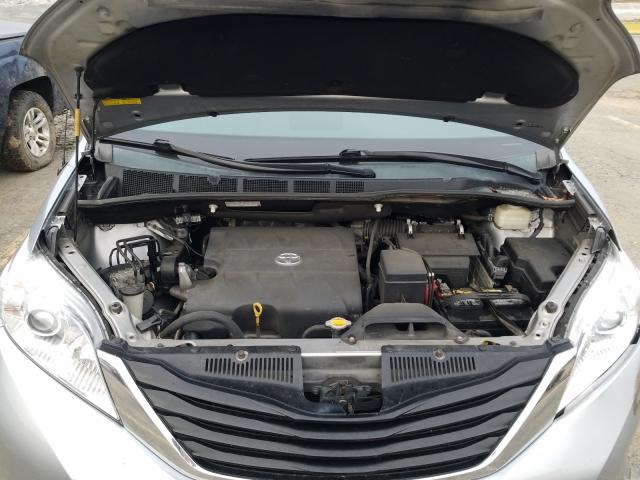 Photo 6 VIN: 5TDKK3DC5DS316277 - TOYOTA SIENNA LE 