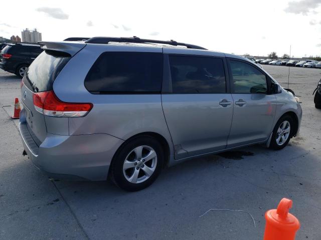 Photo 2 VIN: 5TDKK3DC5DS322256 - TOYOTA SIENNA LE 