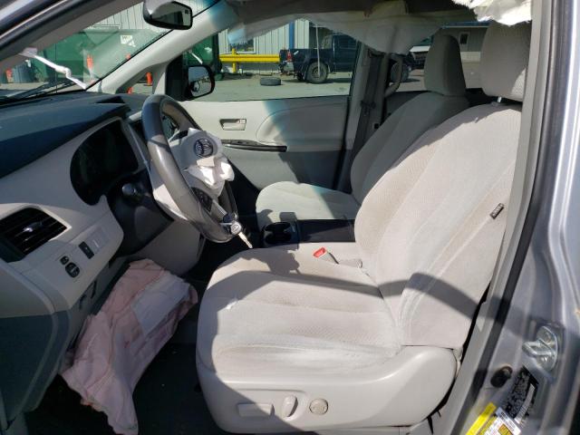 Photo 6 VIN: 5TDKK3DC5DS322256 - TOYOTA SIENNA LE 