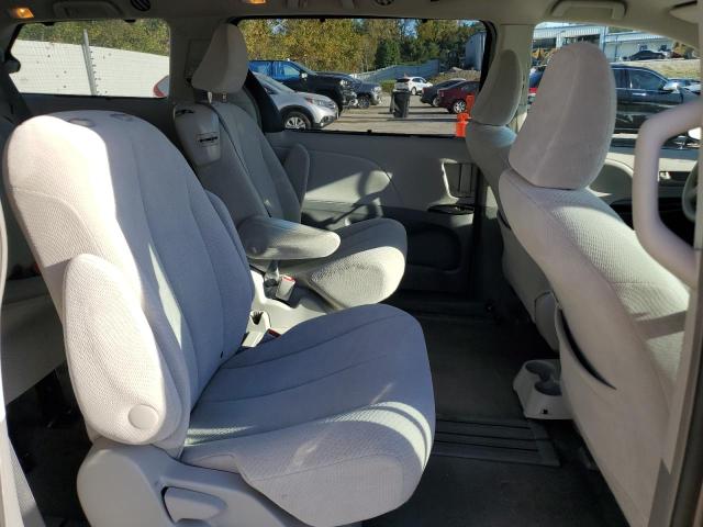 Photo 10 VIN: 5TDKK3DC5DS332673 - TOYOTA SIENNA LE 