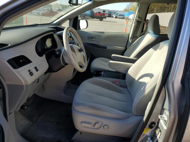 Photo 6 VIN: 5TDKK3DC5DS332673 - TOYOTA SIENNA LE 