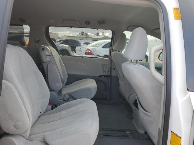 Photo 10 VIN: 5TDKK3DC5DS333385 - TOYOTA SIENNA LE 